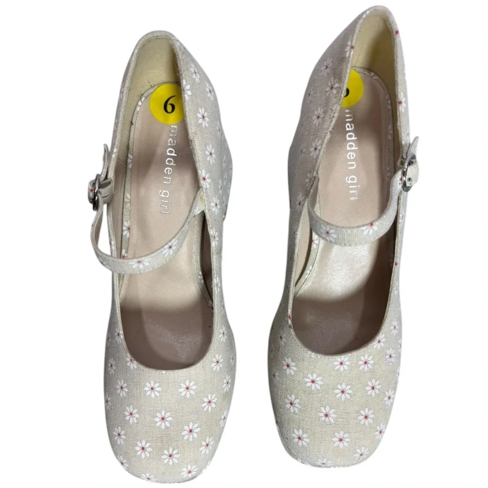 Madden Girl Women's Mantel Mary Jane Flower Print Platform Heels Size 9 Feminine